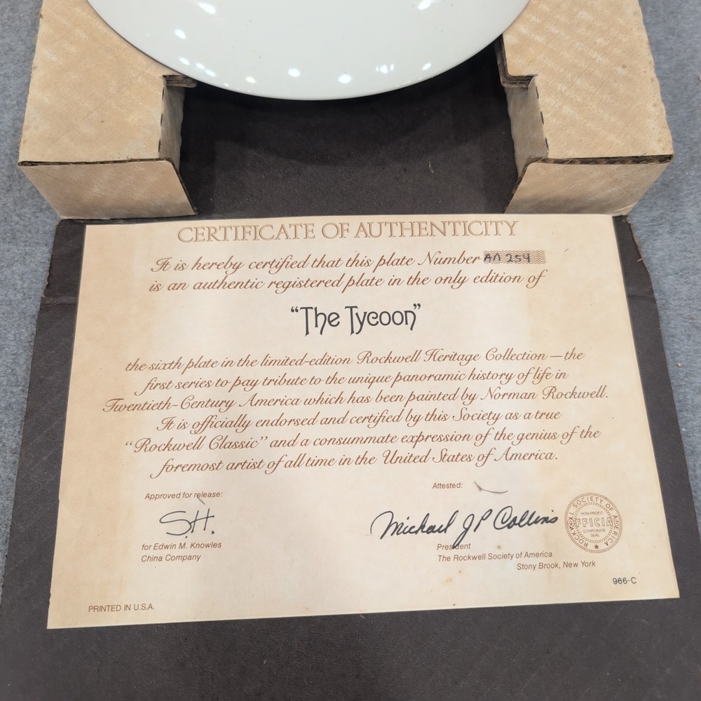 Norman Rockwell The Tycoon Collector Plate Edwin M Knowles Heritage Series 1982 - Picture 5 of 6
